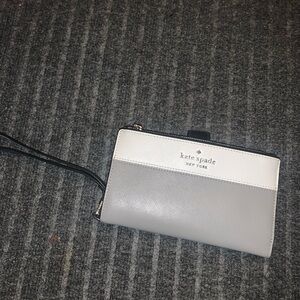 KATE SPADE WALLET WRISTLET CLUTCH HOLDS PHONE